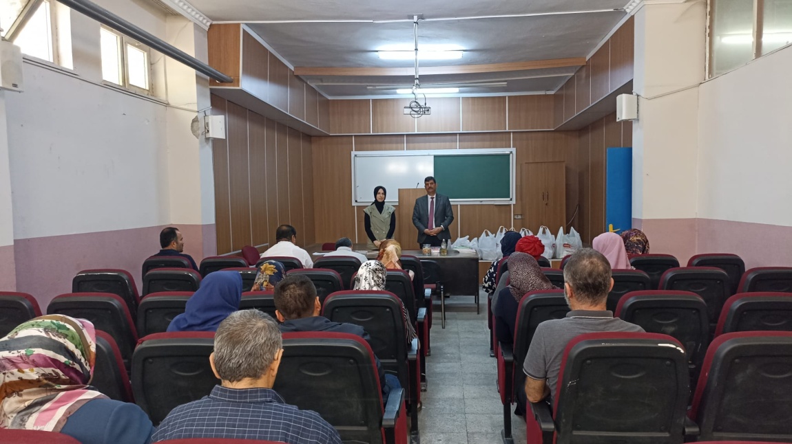 LGS'ye Girecek Öğrenci Velilerine Bilgilendirme Yapıldı.